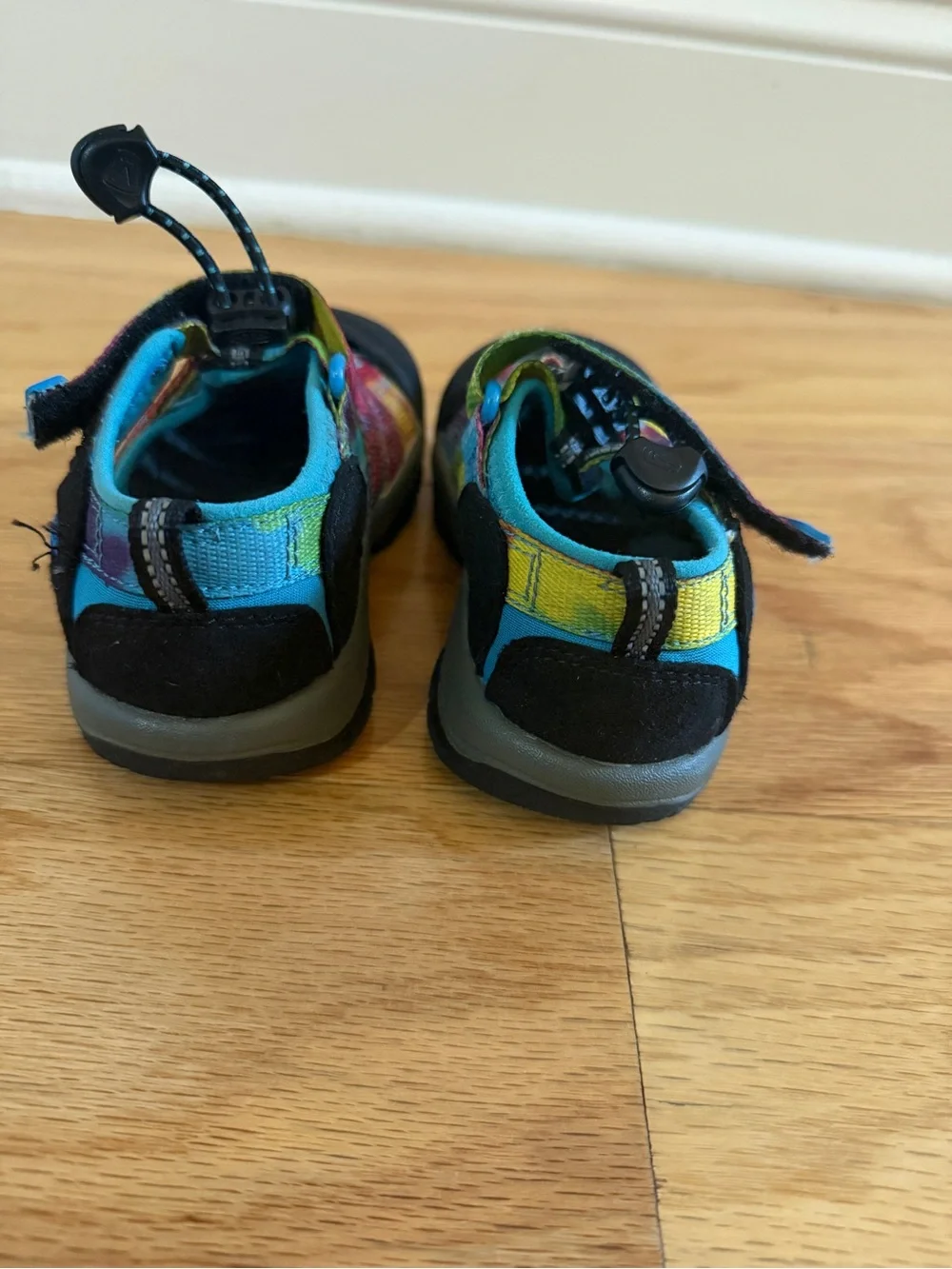 KEEN Newport H2 Kids Size 10 Rainbow Tie Dye Waterproof Sport Sandals EUC